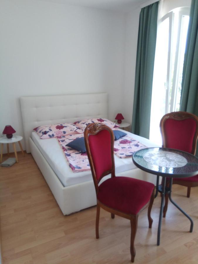 Ana Rooms Krk Town Extérieur photo