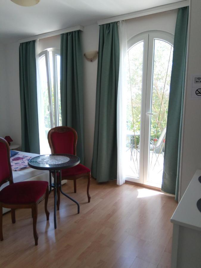 Ana Rooms Krk Town Extérieur photo