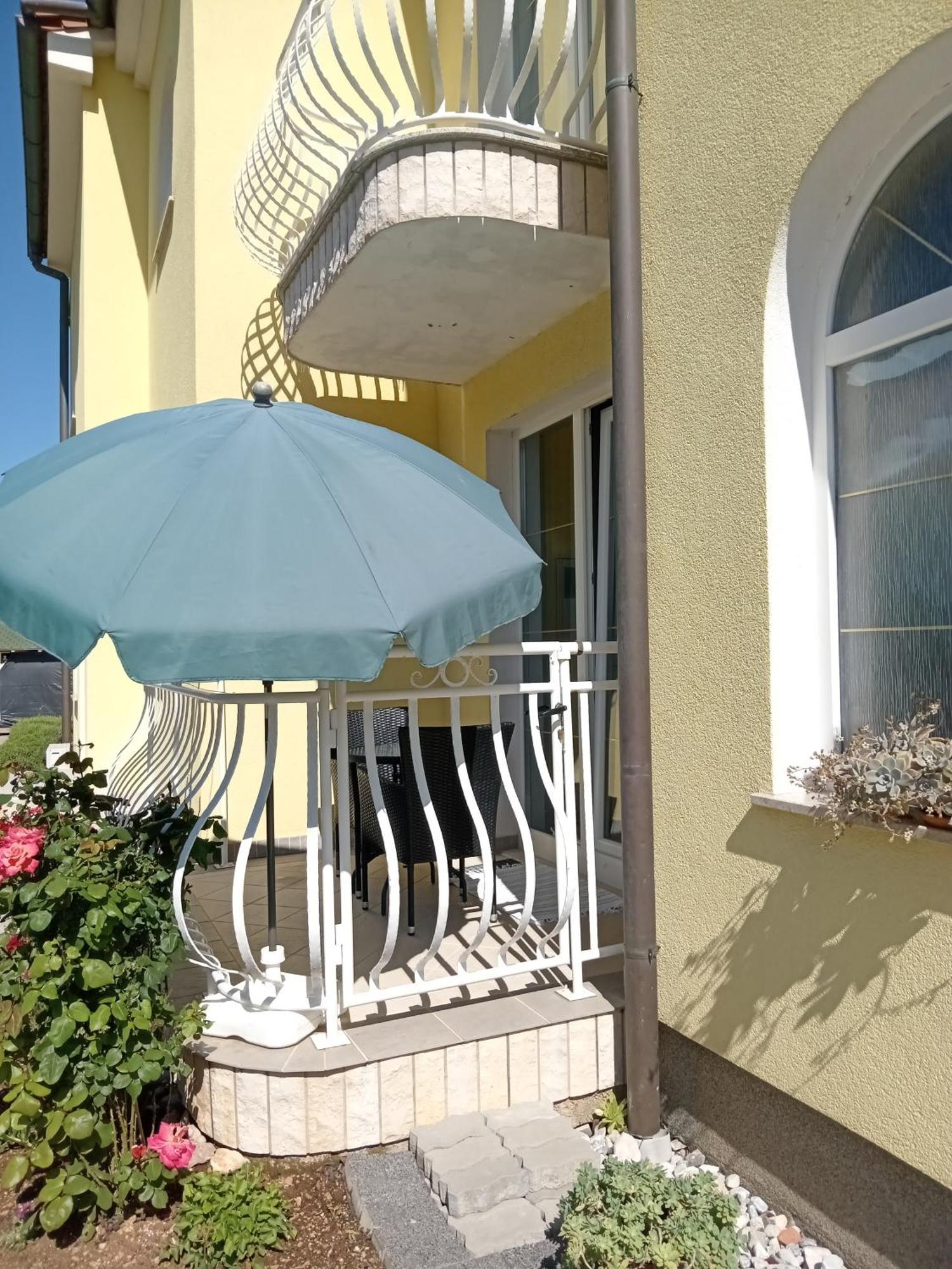 Ana Rooms Krk Town Extérieur photo